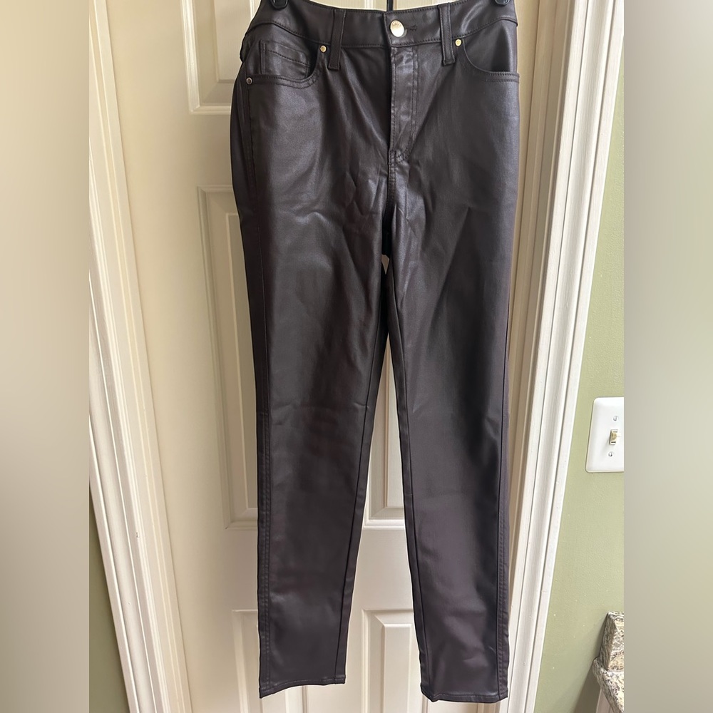 NWT Chico’s Denim coated slim fashion Jean size 4 color : Cabernet